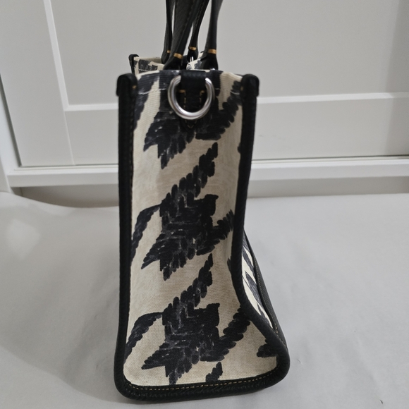 COACH Dempsey Carryall Bag With Houndstooth Print And Patch - Picture 5 of 9